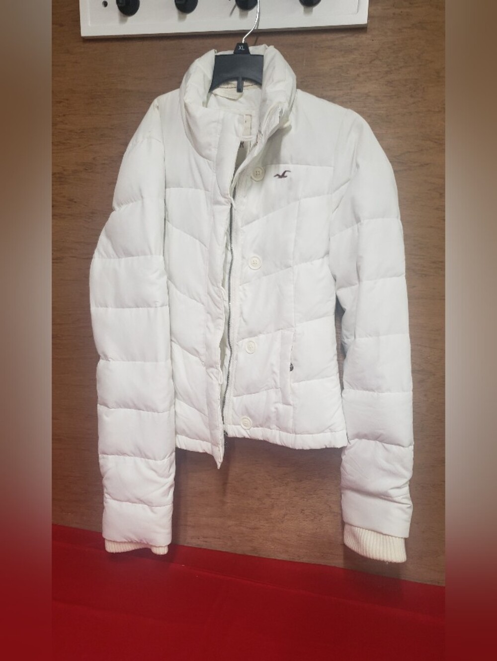 Hollister Women's White Quilted Puffer Jacket With Ribbed Cuffs Large